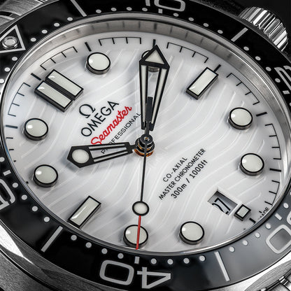 Seamaster Diver 300M 42mm - White on Bracelet