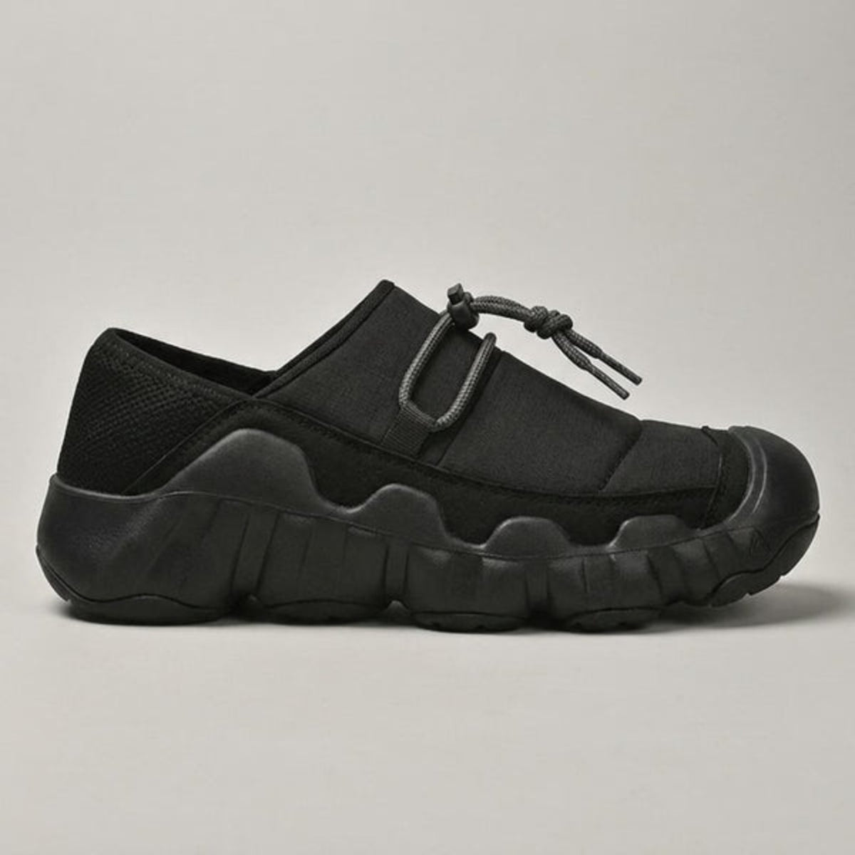 Amos™ Cushioned Slip-On Canvas Sneakers | Spaydes
