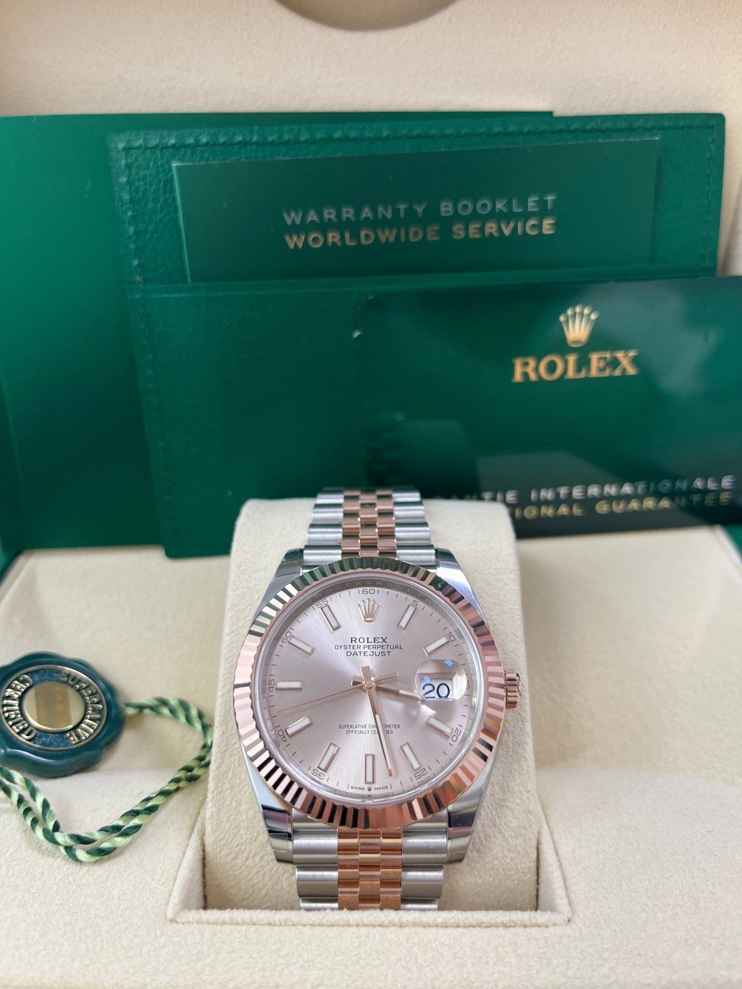 Rolex Datejust 41 Steel and Everose Rolesor  Fluted Bezel Sundust Index Dial Jubilee Bracelet 126331